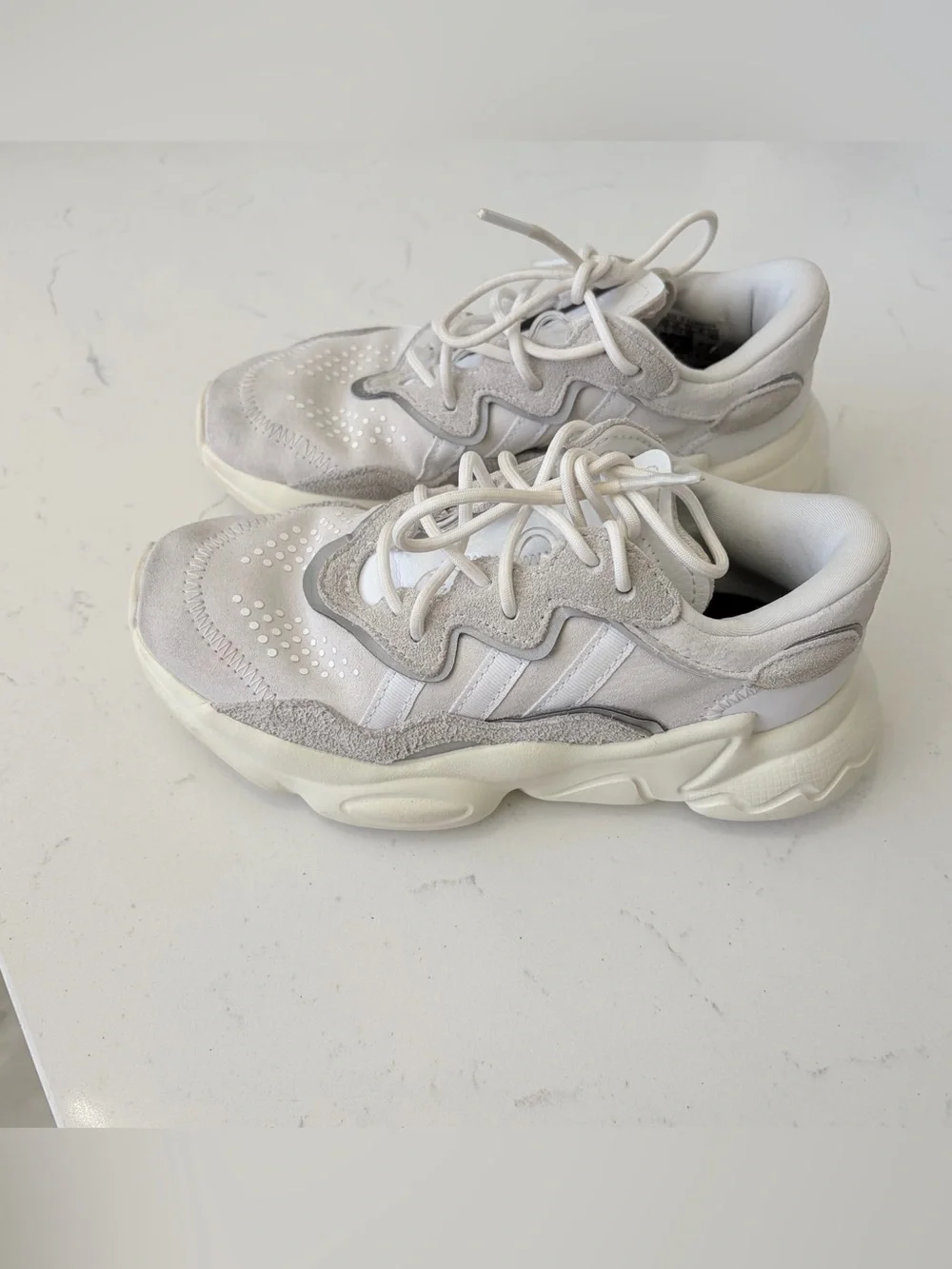 adidas OZWEEGO Kids Sneakers Size 1 Youth Gray White Chunky Shoes Suede Unisex